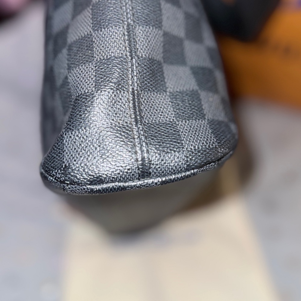 Louis Vuitton Damier Graphite Mick GM - Picture 10 of 15